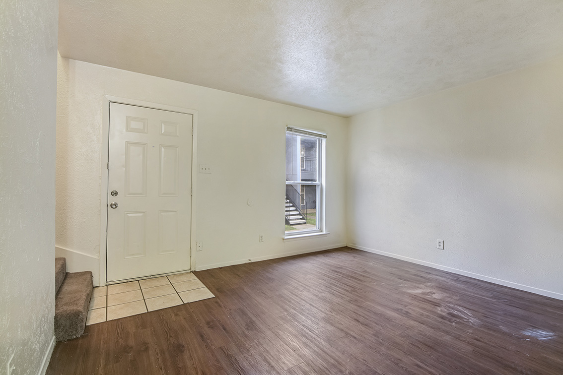 Clusters_GalleryPic4 The Clusters Apartments - Denton, Texas - Interior