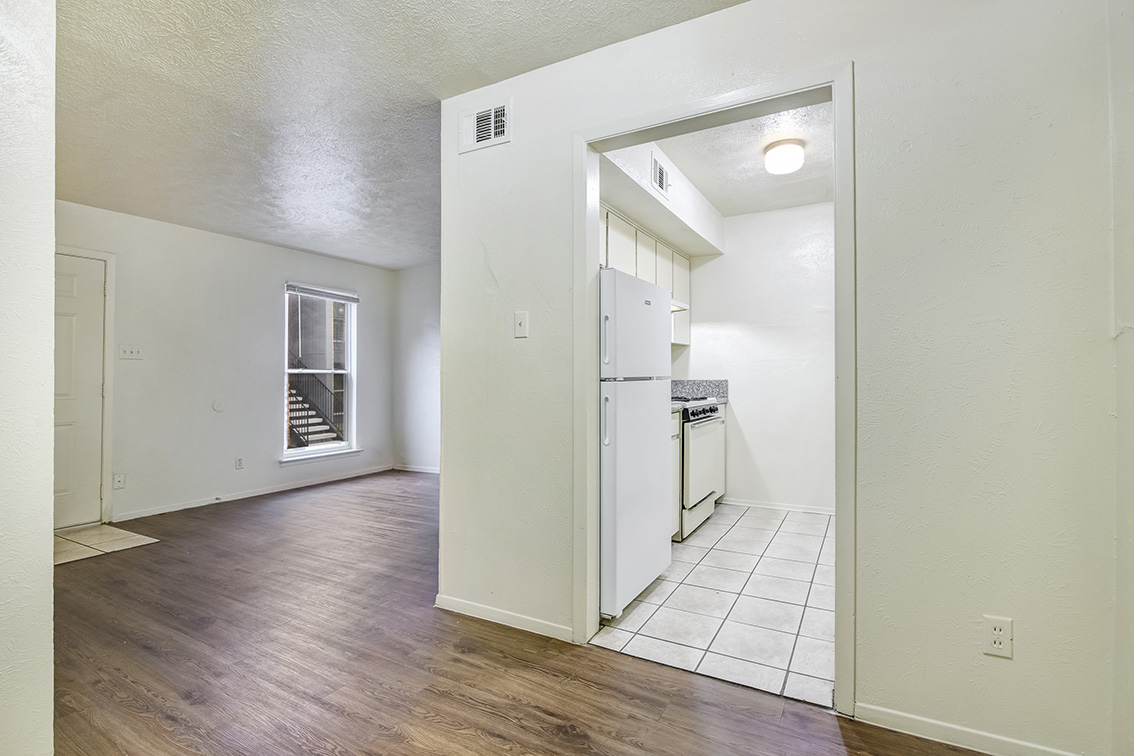 Clusters_GalleryPic6 The Clusters Apartments - Denton, Texas - Interior