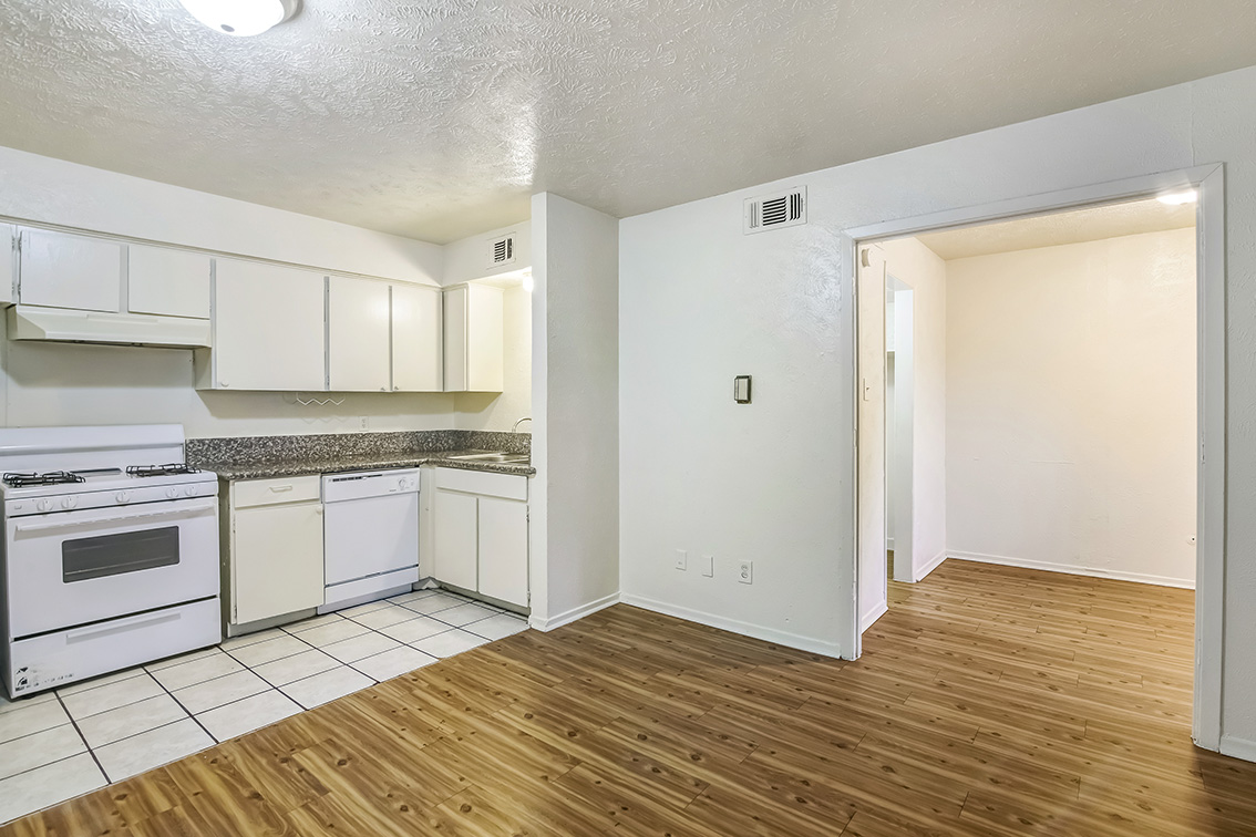 Clusters_GalleryPic7 The Clusters Apartments - Denton, Texas - Interior