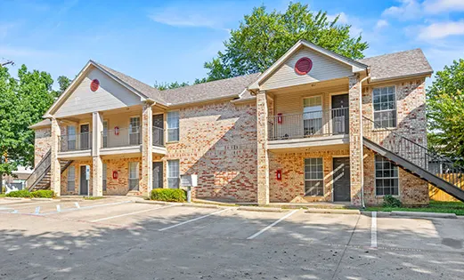 Belle Bryan apartments in Denton, TX