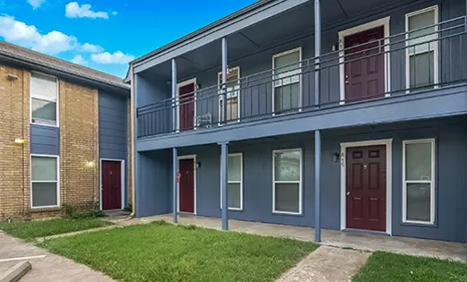 The Clusters apartments in Denton, TX